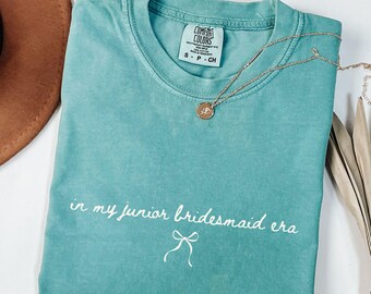 Comfort Colors Junior Bridesmaid Shirt, Cute Wedding Party Tee, Flower Girl Outfit, Bridesmaid Gift Idea, Bridal Party Matching T Shirt