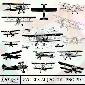 Op de afbeelding: Een verzameling zwart-wit illustraties van vintage vliegtuigen. De ontwerpen omvatten tweedekkers en eenmotorige vliegtuigen in verschillende poses. De afbeelding bevat ook de tekst "Design's by Maani" en bestandstype opties: SVG-EPS-AI-JPG-CDR-PNG-PDF.