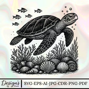 Puede incluir: Ilustración en blanco y negro de una tortuga marina nadando sobre corales, conchas y rocas. Varios peces pequeños nadan sobre la tortuga. La imagen incluye el texto "Design's by Maani" y opciones de tipo de archivo.