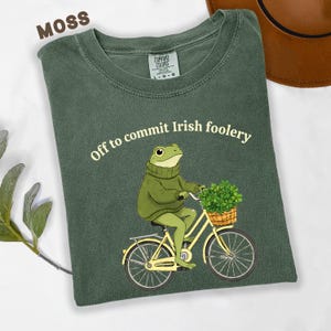 以下が含まれることがあります： まだらのマット仕上げのセラミックマグ3個セット。各マグは異なる色で、ライトブルー、クリーム、グレーです。シンプルでモダンなデザインで、持ちやすいハンドルが付いています。