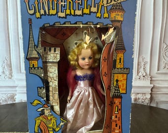 Bambola Cenerentola d'epoca n. 949 in plastica rigida, giocattolo da collezione da principessa delle fiabe