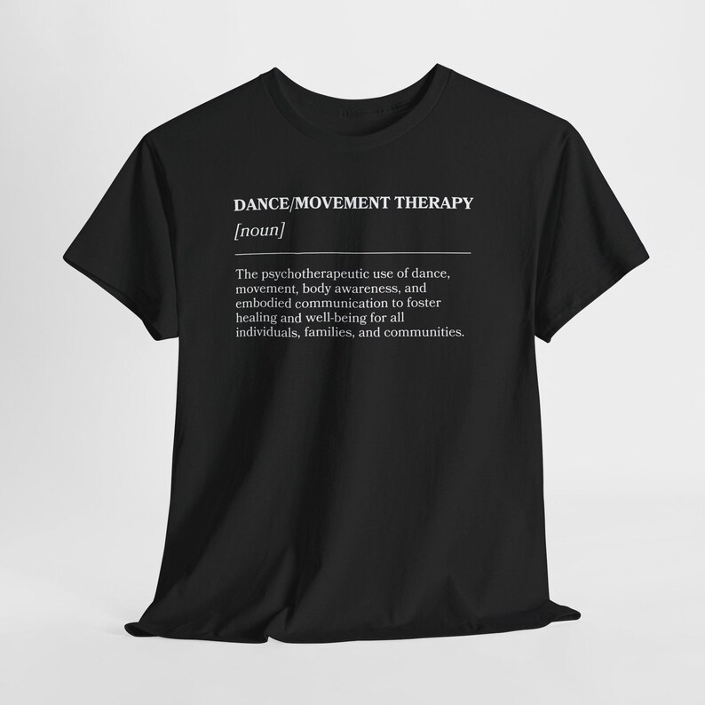 Camiseta con la definición de danza/terapia del movimiento (blanco y negro) imagen 16