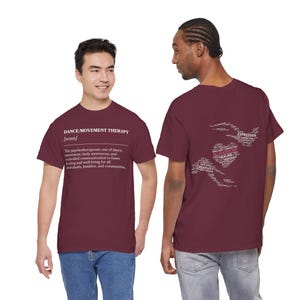 Camiseta con la definición de danza/terapia del movimiento (blanco y negro) imagen 6
