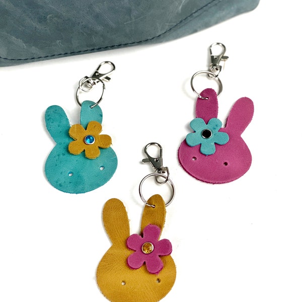 Peeps Leather Bunny Rabbit and Flower Keyring Purse Charm, Bag Clip on Rabbit Fob, Cute Bunny Lovers Accessory