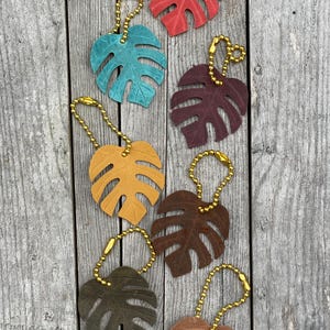 Bijou de sac en cuir feuille de Monstera, porte-clés feuille fendue, tirette chaîne boule