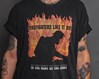 Firefighters Like It Hot Distressed 50/50 Vintage Tee Size 2XL