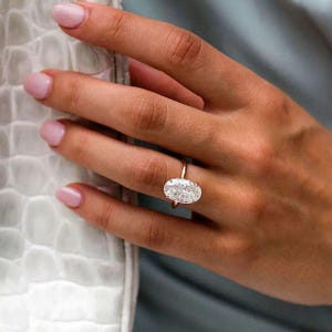 5ct Under Halo Oval Cut White Safir Förlovningsring