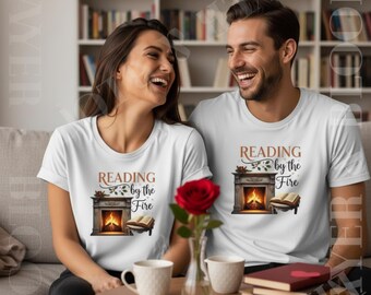 T-shirt Reading bij het vuur | Gezellig lees-T-shirt, boekenshirt open haard, winter boekenliefhebber cadeau, boekenwurmkleding, literair gezellig T-shirt
