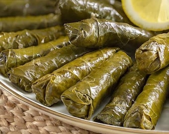 Foglie di vite ripiene turche vegane fatte a mano (Sarma/Dolma) / Antipasto mediterraneo all'olio d'oliva / Meze senza glutine