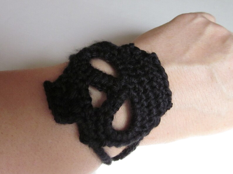 Crochet Cuff Bracelet with Skull, You choose the colors image 2