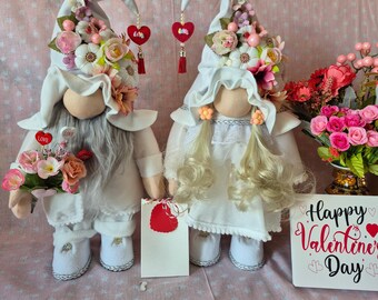 Handmade Valentine Gnome Gift –Romantic Decor for Mom or Someone You Love, Scandinavian Tomte Nisse, Farmhouse Holiday Decor, Cozy Gift Idea