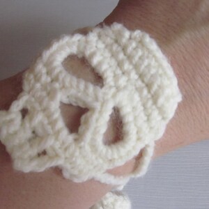 Crochet Cuff Bracelet with Skull, You choose the colors image 1