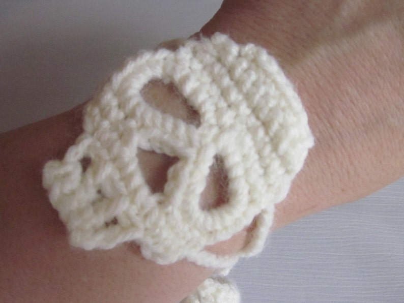 Crochet Cuff Bracelet with Skull, You choose the colors image 1