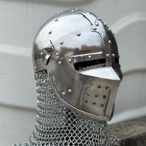 Medieval Steel Helmet with Chainmail Aventail Knight Crusader Helmet Handmade Armor for LARP Cosplay