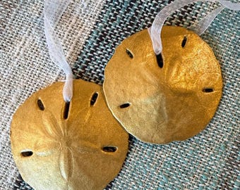 Goudkleurig zanddollarornament – Handgemaakt vakantiedecor Gulf Coast | Elegant kustkerstornament cadeau
