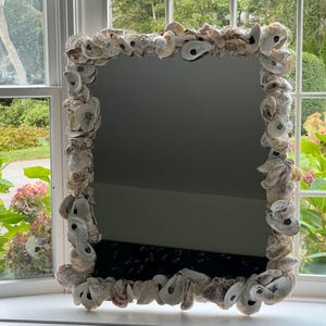 Espelho artesanal em formato de concha de ostra – Decoração de parede para casa de praia