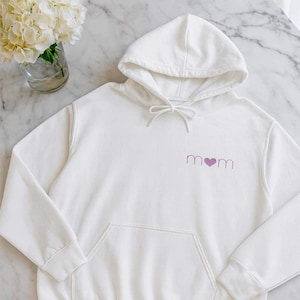 MOM Hoodie with Heart - Cozy Mama Hoodie | Present for Moms, New Moms und Mother's Day | Pink Girly Mom Sweater