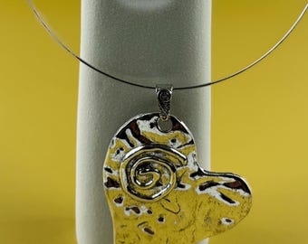 Elegant Steel Wire Choker with Large Silver Heart Pendant – Modern, Minimalist, and Full of Charm