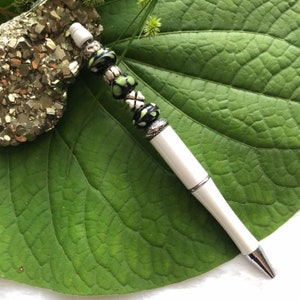 Beaded Pen • Light Weight Beadable Easy Writing Ball Pen with FREE Black Gift Pouch (White) 3507