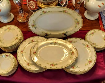 Rarissimo set di 32 pezzi in porcellana Nippon dipinta a mano, prodotta a Hira nel 1891.