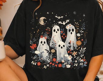 Camiseta de Halloween con estampado floral de fantasmas, camiseta adorable y espeluznante de estilo cottagecore, camiseta gráfica vintage con estética otoñal, conjunto de Halloween para mujer, regalo unisex.
