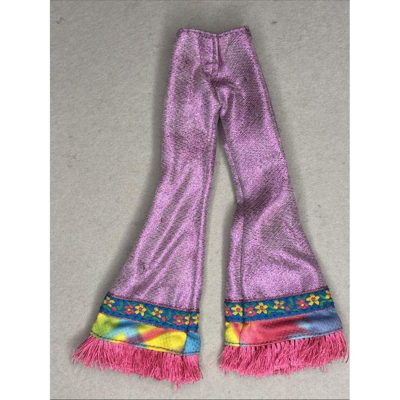 Lisa Frank Fab Friends Lisa Skate Doll Tie Dye Rainbow Fringe Bell Bottoms SOLAMENTE imagen 2