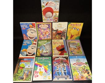 Lote de 13 películas y episodios de series de televisión animadas para niños y niñas en DVD.
