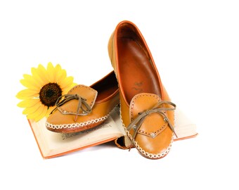 SALE 1950s shoes // The Understudy 1950s caramel brown Italian leather heeled loafers // size 7.5 to 8