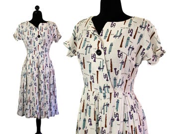 Music Room // 1960s novelty instrument print linen day dress // Md