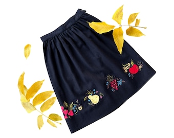 Nature's Candy // 1960s woven black skirt with embroidered fruit // Sm