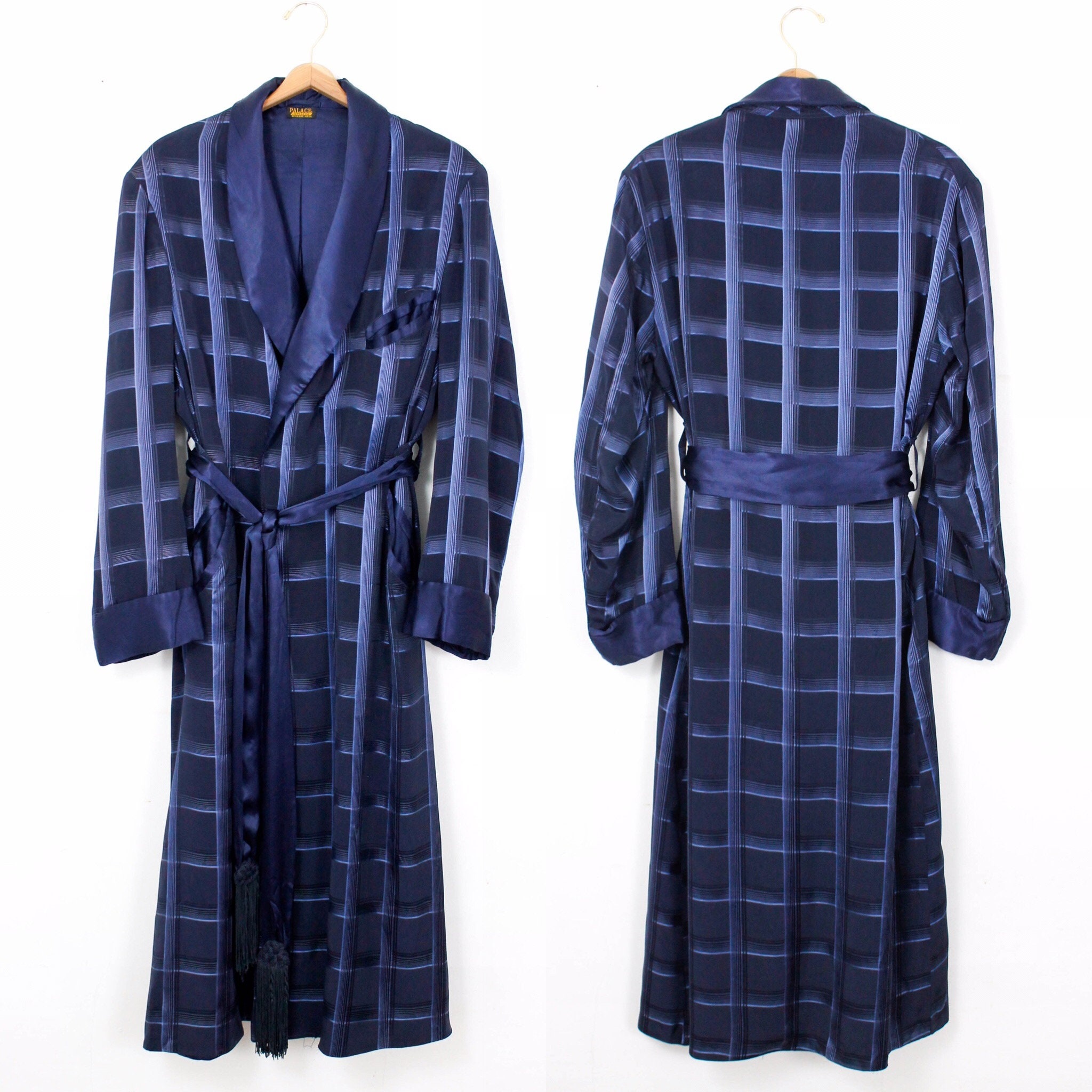 Gentleman Blues . 1940s / 1950s blue satin men's robe . men's MD ...
