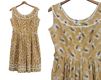 Black Eyed Susan // 1950s harvest gold paisley print cotton sundress with ricrac trim // Md