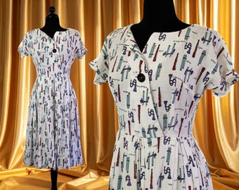 Music Room // 1960s novelty instrument print linen day dress // Md