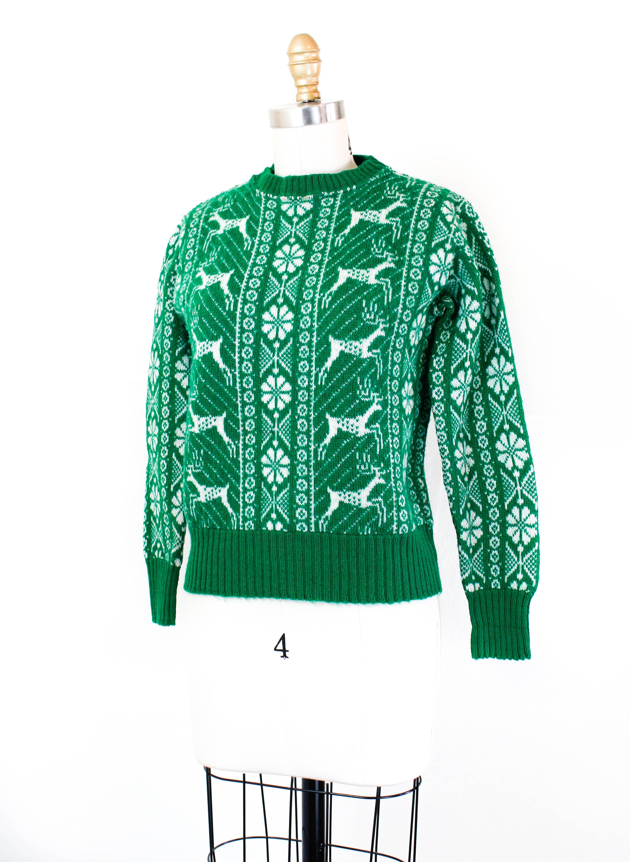 1940s deer sweater // Evergreen vintage 1940s knit sweater with deer