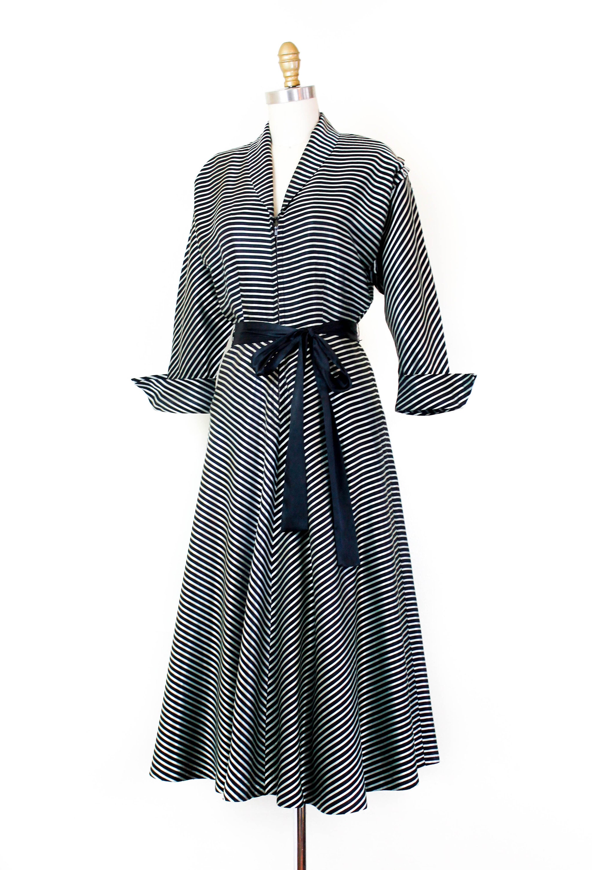 1950s dressing gown // After Hours vintage 1940s / 50s striped hostess ...