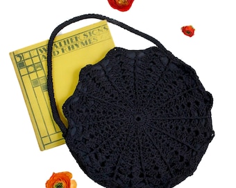Spidora // 1930s 1940s large black crocheted web purse