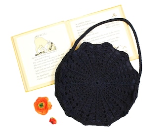 Spidora // 1930s 1940s large black crocheted web purse