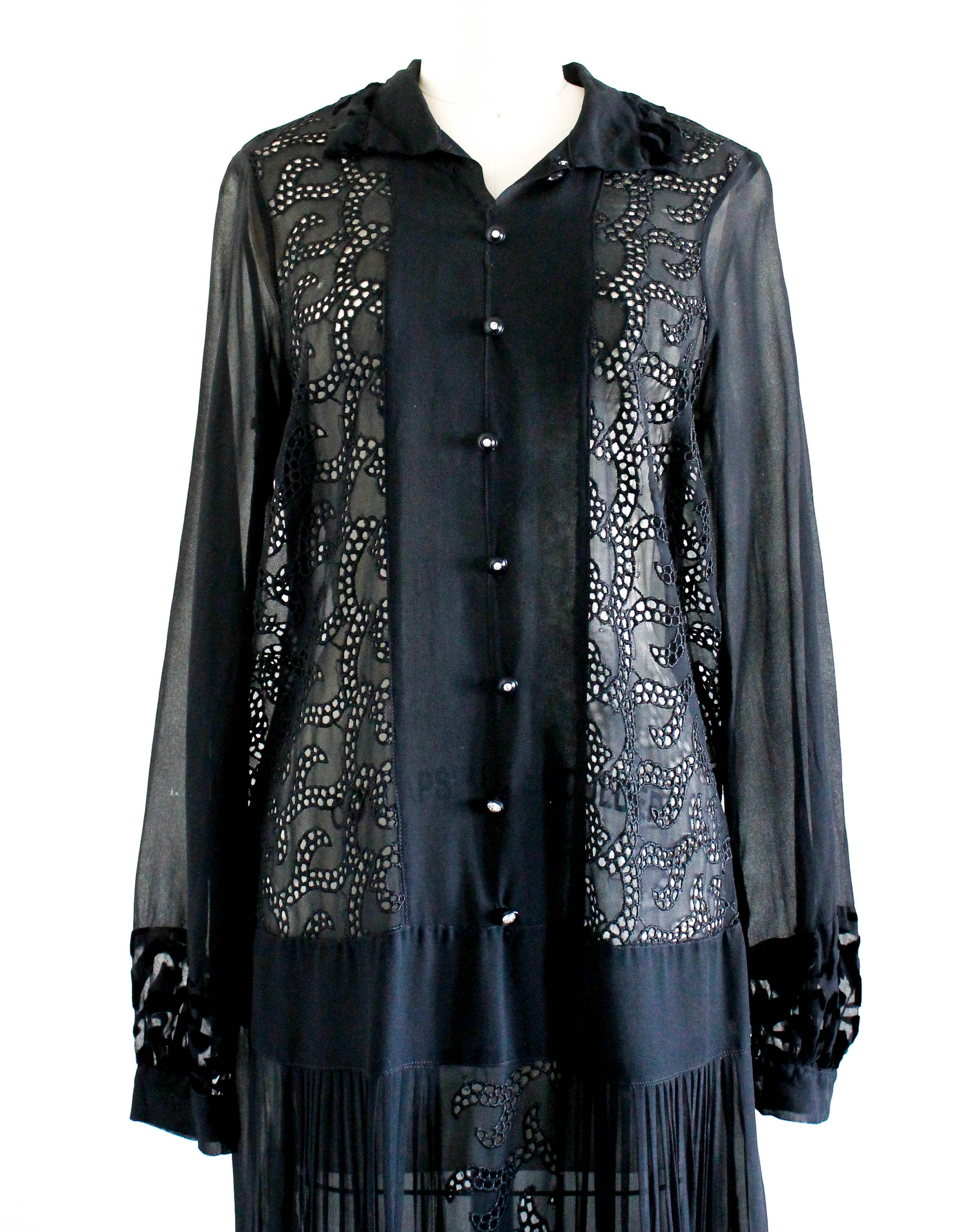 1920s black dress // Lady Blackwood vintage 20s drop waist silk ...