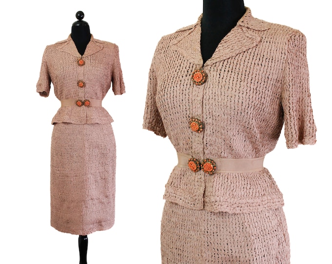 Featured listing image: Cinque Terre // rare 1940s 1950s coral pink ribbon knit dress suit // Md