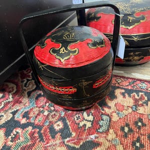 Vintage 3-Tier Chinese Peranakan Wedding Basket - Stackable Black Lacquer & Red Woven Bamboo Dowry Box - Chinoiserie Chic Decor