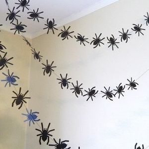 Halloween Spider Decor/ Paper Garland / Halloween Garland / 6ft Black Spiders Garland / Halloween Party Decor /Halloween Garland image 4