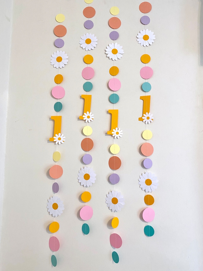Groovy One 1st Birthday Garland: Retro Daisy Party Decor 画像 9