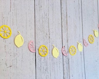 Lemonade Garland - She Found Her Main Squeeze - Lemonade Banner- Lemon First Birthday - Bridal shower Banner - Lemonade Stand  Photo Prop