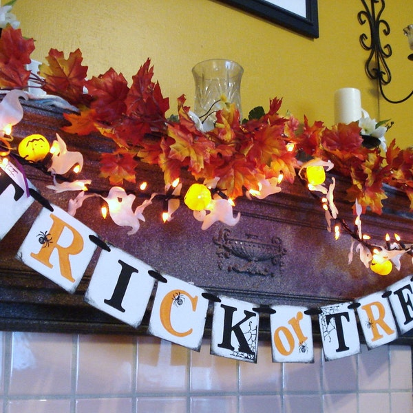 Trick or Treat Banner/ Halloween Decorations / Halloween Backdrop / Halloween Party / Table Decor / Halloween Photo Prop / Vintage Inspired