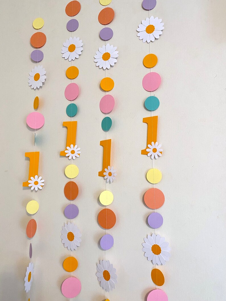 Groovy One 1st Birthday Garland: Retro Daisy Party Decor 画像 6