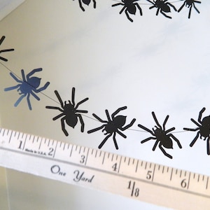 Halloween Spider Decor/ Paper Garland / Halloween Garland / 6ft Black Spiders Garland / Halloween Party Decor /Halloween Garland image 3