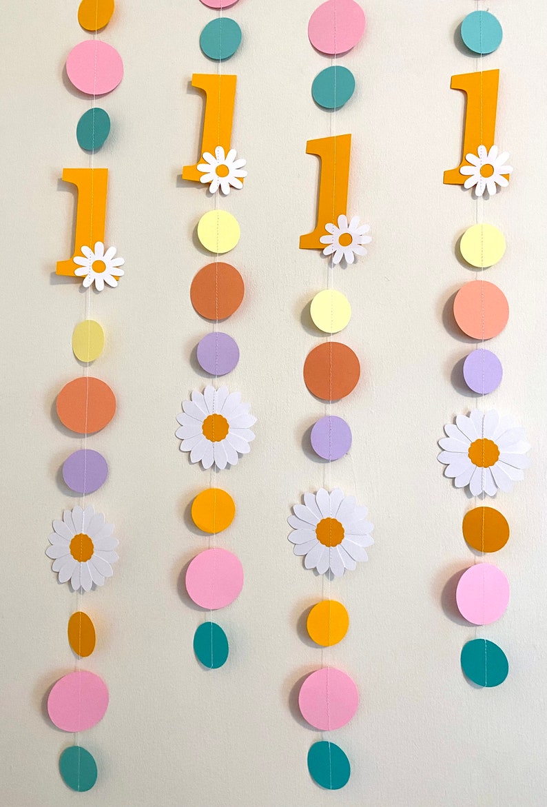 Groovy One 1st Birthday Garland: Retro Daisy Party Decor 画像 2