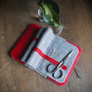 Wool Felt Needle Book Case Organizer Sewing Kit ø Little Red ø LoftFullOfGoodies