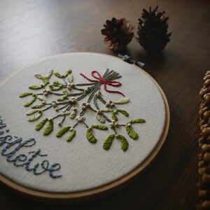 Christmas Gift ø Embroidery Hoop Art ø Wall Art ø Home Decor ø Mistletoe ø Hand Embroidered ø LoftFullOfGoodies ø Housewarming Gift image 2