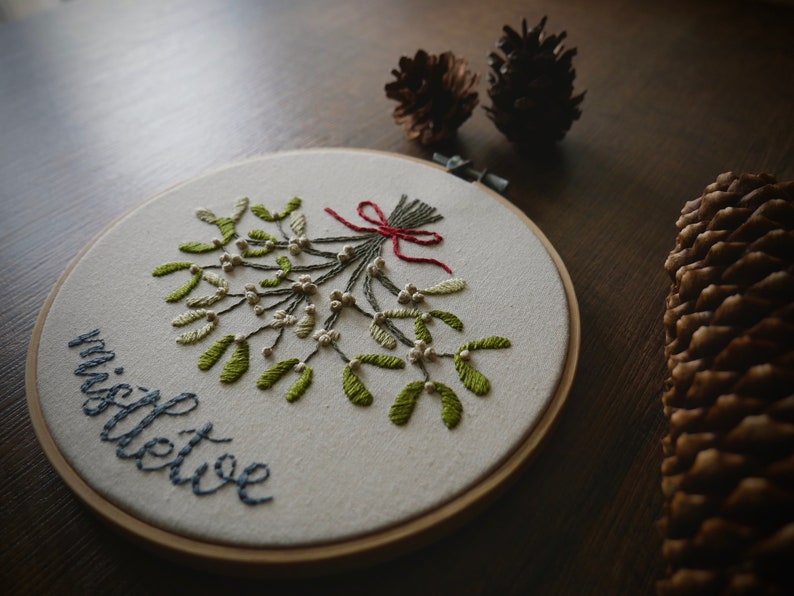 Christmas Gift ø Embroidery Hoop Art ø Wall Art ø Home Decor ø Mistletoe ø Hand Embroidered ø LoftFullOfGoodies ø Housewarming Gift image 2